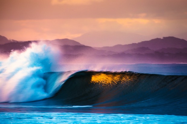 The Wreck Byron Bay Sunset Barrel speed blur